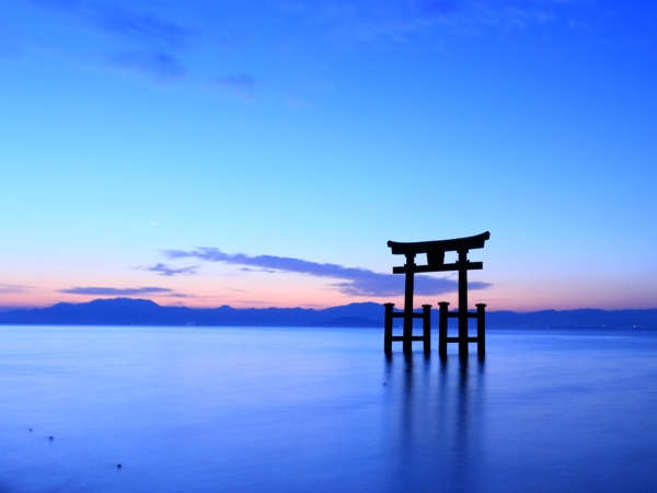 意外と知らない日本一の湖 琵琶湖 を巡る旅 竹生島 琵琶湖テラス 日吉大社 近江神宮 多賀大社 白髭神社など名刹 古刹のパワースポットだらけ 開運 スポット 絶景 クルーズを楽しむ1泊2日の旅 株式会社pink